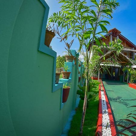 Neem Garden Guest House Батикалоа Екстериор снимка