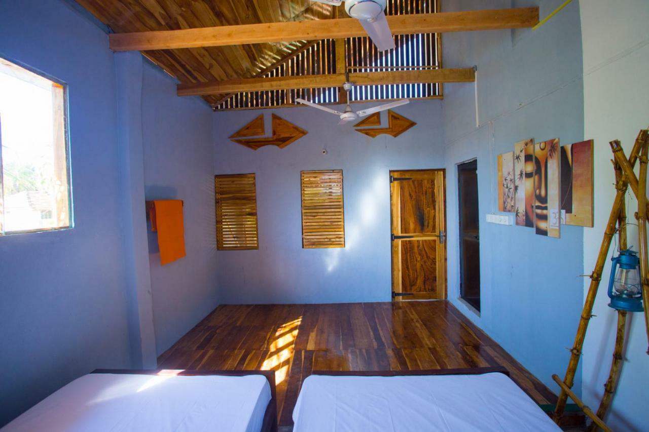 Neem Garden Guest House Батикалоа Екстериор снимка