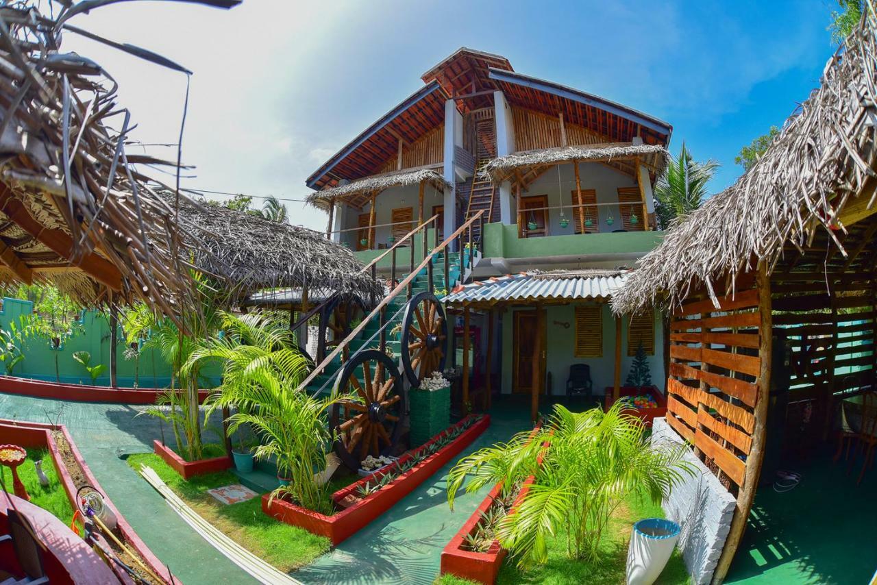 Neem Garden Guest House Батикалоа Екстериор снимка