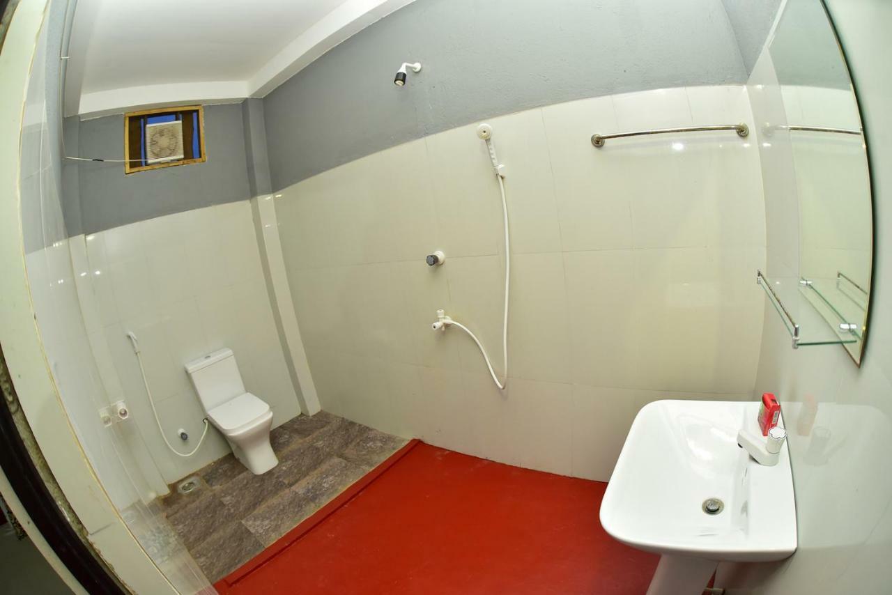Neem Garden Guest House Батикалоа Екстериор снимка
