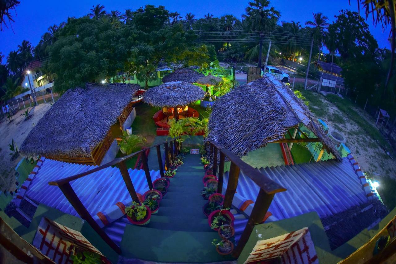Neem Garden Guest House Батикалоа Екстериор снимка