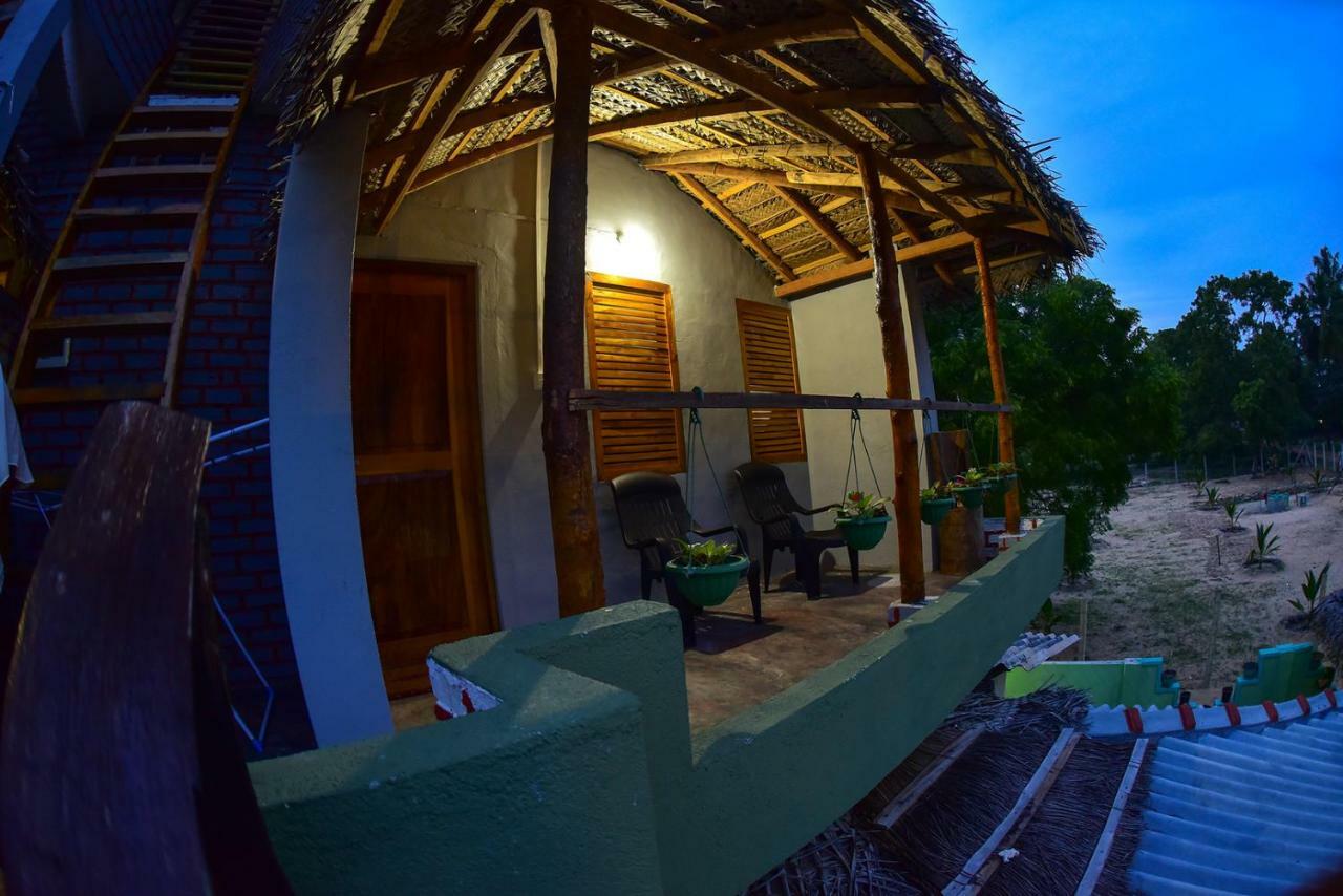 Neem Garden Guest House Батикалоа Екстериор снимка
